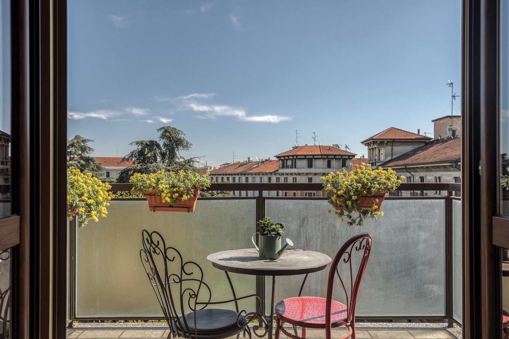 Suite Angolo Alla Stazione - Appartamento Con Terrazzo Panoramico Pavia Exterior photo